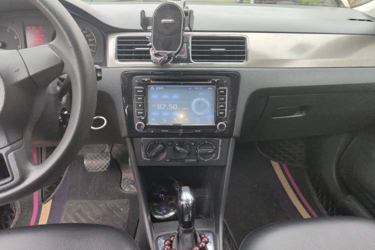 Used Volkswagen Santana 2013 1.6L Automatic Comfort Edition