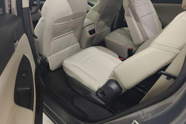 Used Buick GL6 2019 18T 6-Seater Elite Version China VI Standard
