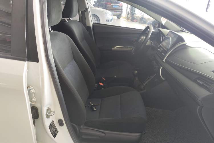 Used Toyota YARiS L Zhi Xuan 2014 1.3E Manual Charm Edition Right Front Seat