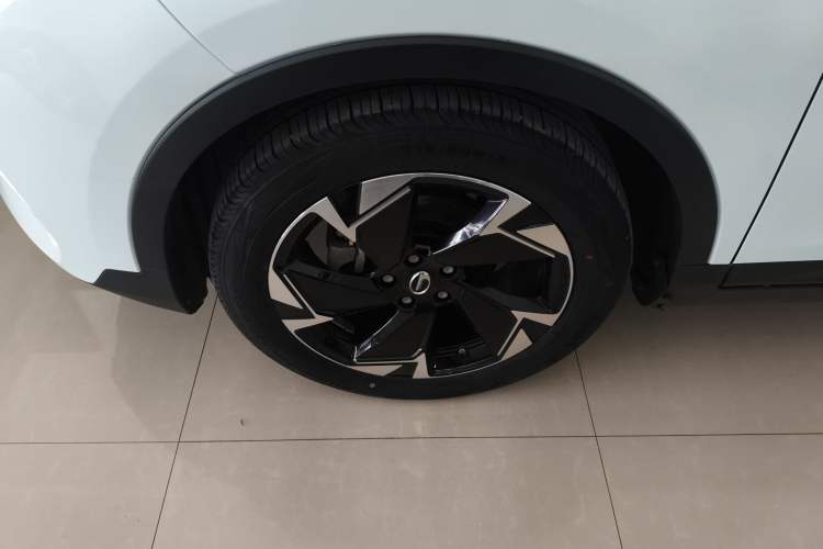 Used GAC Trumpchi GS3 2021 POWER 270T Automatic Luxury Edition Left Front Wheel Hub