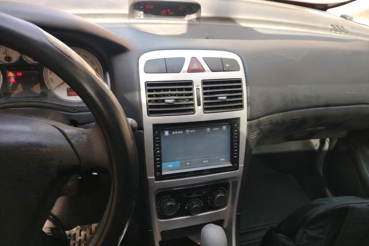 Used Peugeot 307 2012 Hatchback 1.6L Automatic Comfort Edition