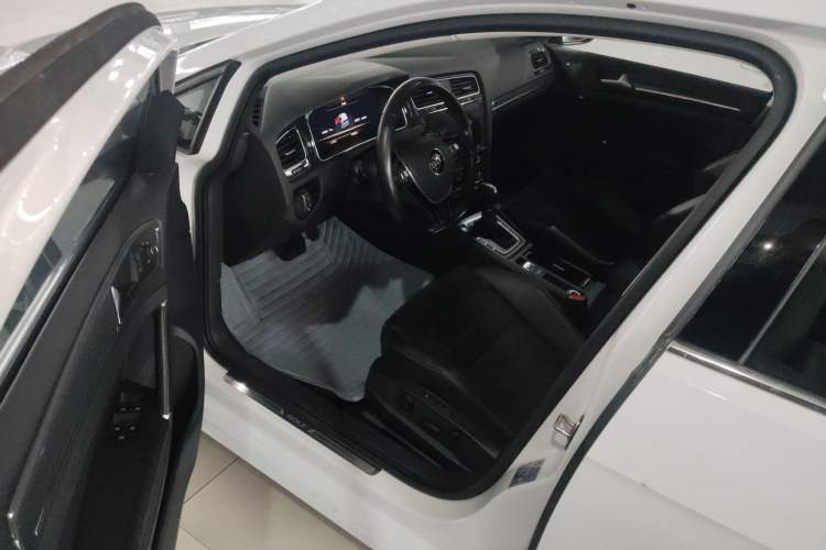 Used Volkswagen Golf 2020 Zhiai Edition 280TSI DSG Luxury Model
