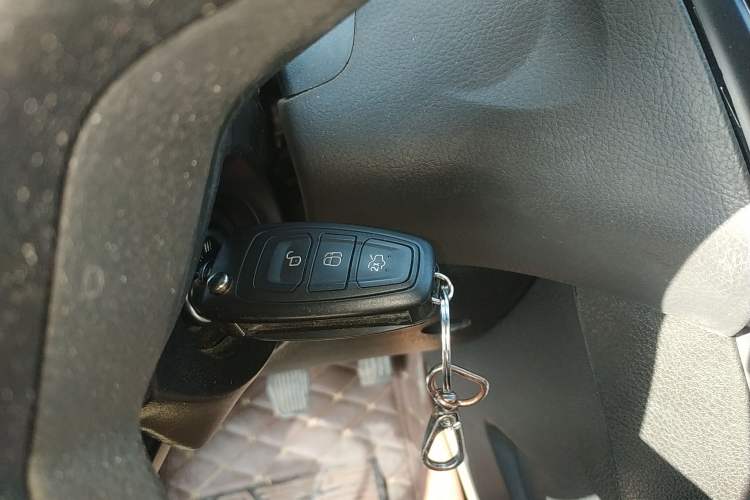 Used Ford Focus 2015 Hatchback 1.6L Manual Fashion Edition