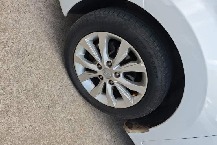 Used Hyundai Elantra (5th Generation / Langdong) 2016 1.6L Automatic Smart Version Left Front Wheel Hub