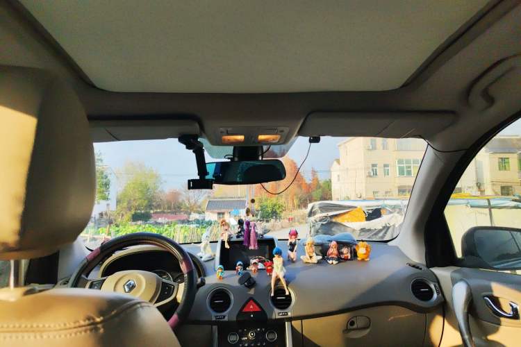 Used Renault Koleos 2010 2.5L Two-Wheel Drive Comfort Version
