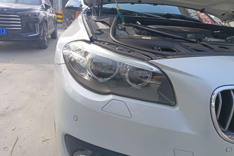 Used BMW 5 Series 2014 528Li Leading Model
