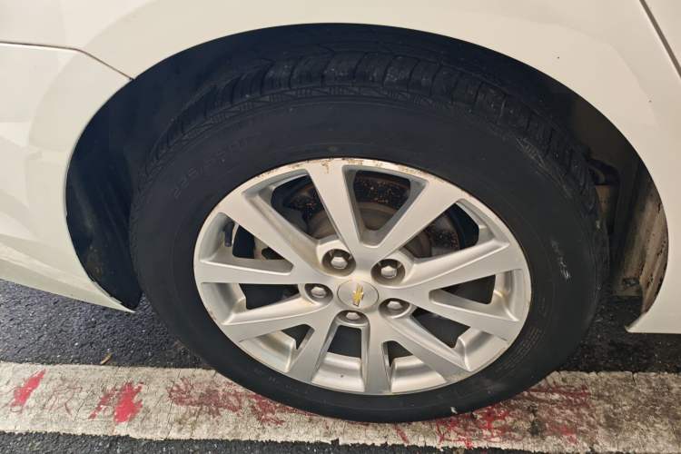 Used Chevrolet Malibu 2014 2.0L Automatic Luxury Edition Right Rear Wheel Hub