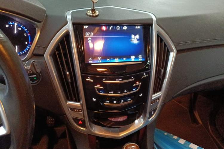 Used Cadillac SRX 2013 3.0L Elite Model Audio And AC Panel