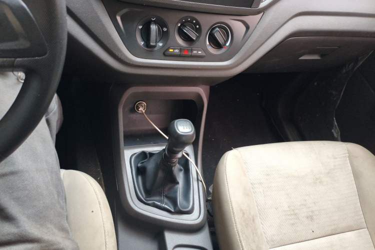 Used Wuling Hongguang V 2021 1.5L Jingqu Version LAR Gear Lever