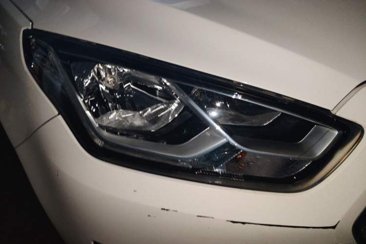 Used Ford Escort 2015 1.5L Automatic Fashion Model
