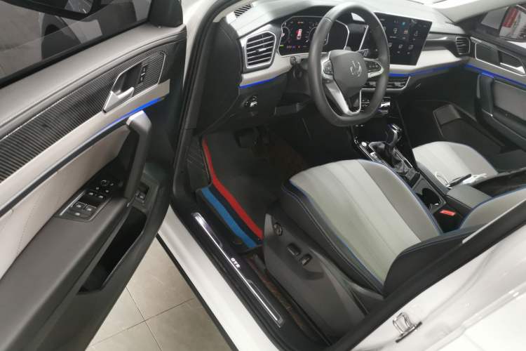 Used Volkswagen Tayron GTE Plug-in Hybrid 2023 280TSI Luxury Plus Advanced Edition Driver Seat