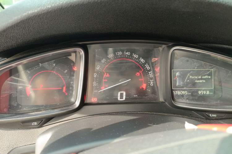 Used DS 5 2013 1.6T Luxury Edition THP200