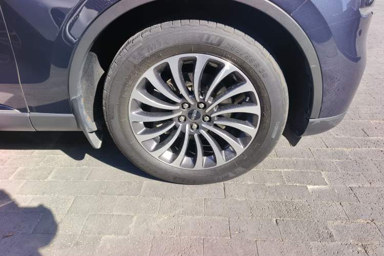 Used Lincoln Aviator 2020 3.0T V6 Four-Wheel Drive Zunya Edition Right Front Wheel Hub