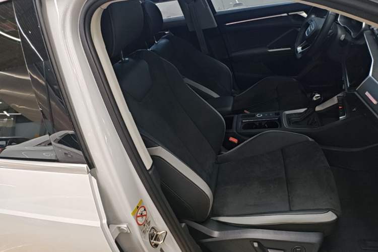 Used Audi Q3 2022 40 TFSI Fashion Dynamic Model
