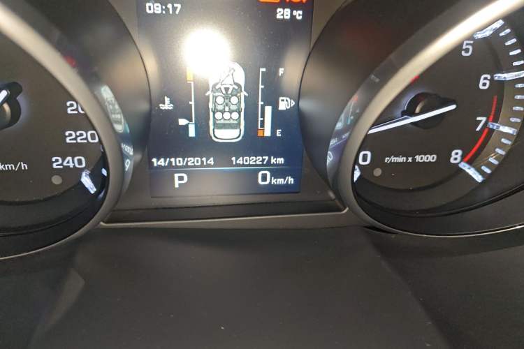 Used Land Rover Range Evoque 2015 2.0T Five-Door Enjoyment Edition Odometer Close Up