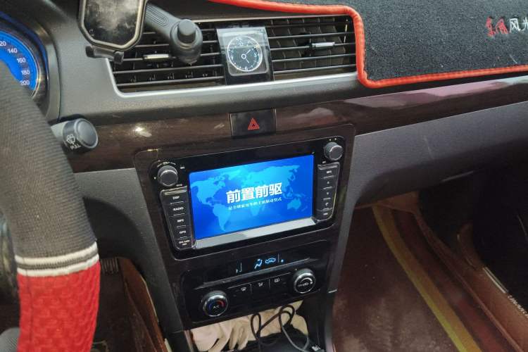 Used Dongfeng Fengon 370 2016 1.5L Manual Luxury Version SFG15-02 7 Seats
