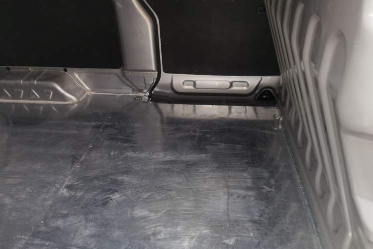 Used Jinbei Hiace X30 2020 1.5L Van Super-Enjoyment Model China VI Standard SWC15M
