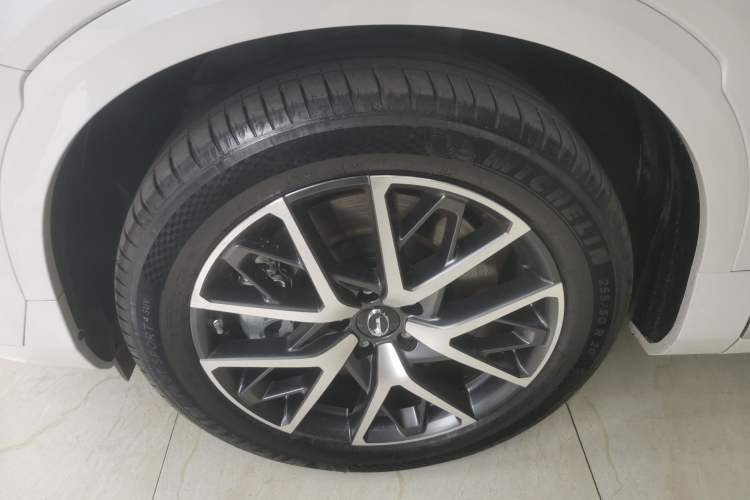 Used GAC Trumpchi ES9 2024 PHEV with 143 km Max