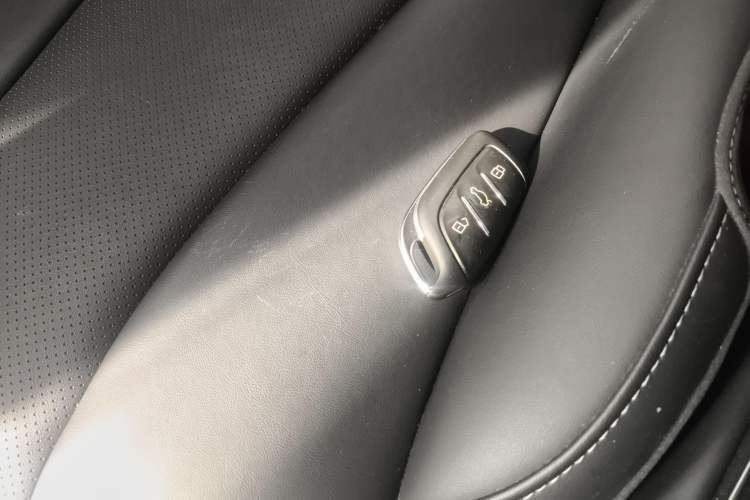 Used Roewe i5 2019 1.5L Automatic 4G Connected Linghao Flagship Edition