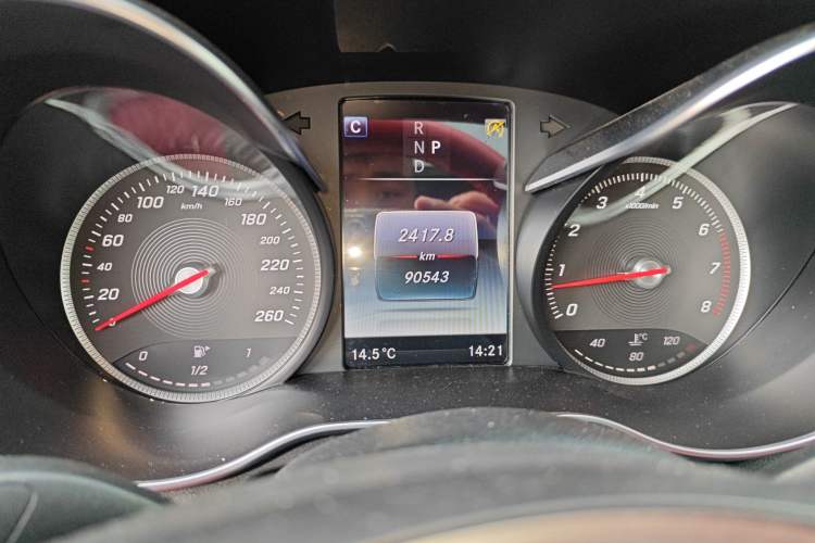 Used Mercedes-Benz C-Class 2018 C 200 L Sport Edition Odometer Close Up