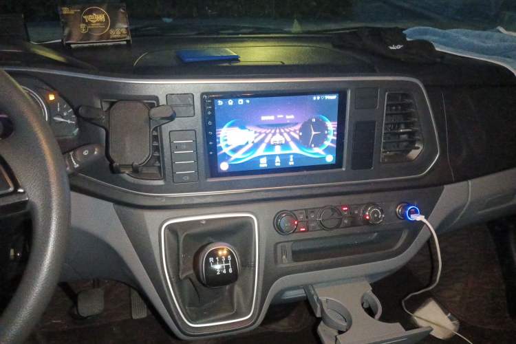 Used SAIC MAXUS Xintu V80 2025 Value Edition Aoyuntong 2.0T Manual Short Wheelbase Mid-Height 127 Ps 5/6 Seats
