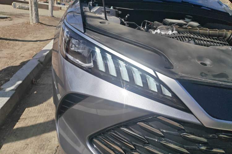 Used BYD Qin PLUS 2025 DM-i Smart Drive 55KM Leading Model Right Front Headlight