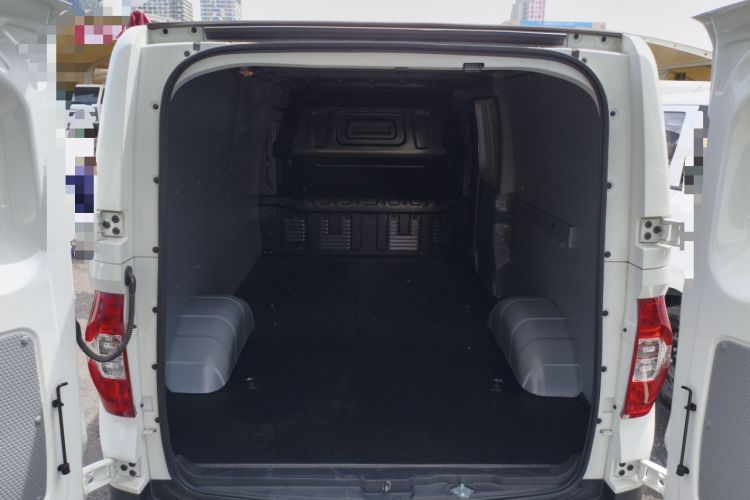 Used SAIC MAXUS EV30 2023 Pure-Electric Smart Logistics Expert with Long Wheelbase Guoxuan