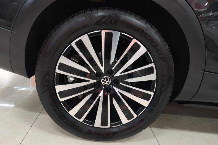 Used Volkswagen Tavendor 2023 330TSI Luxury Touring Edition
