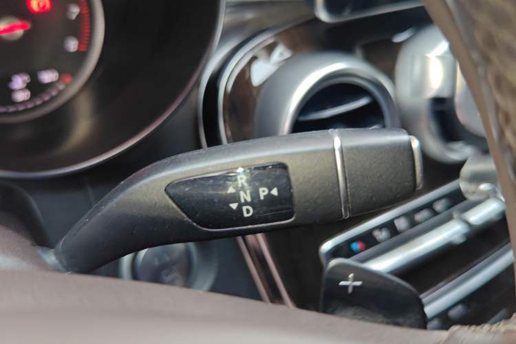 Used Mercedes-Benz GLC 2019 GLC 260 L 4MATIC Dynamic Model Gear Lever