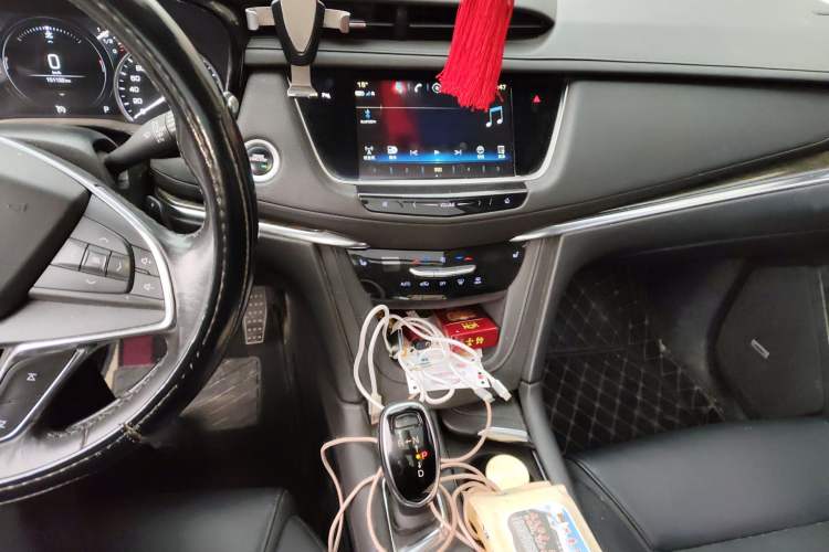 Used Cadillac XT5 2018 25T Luxury Model Audio And AC Panel