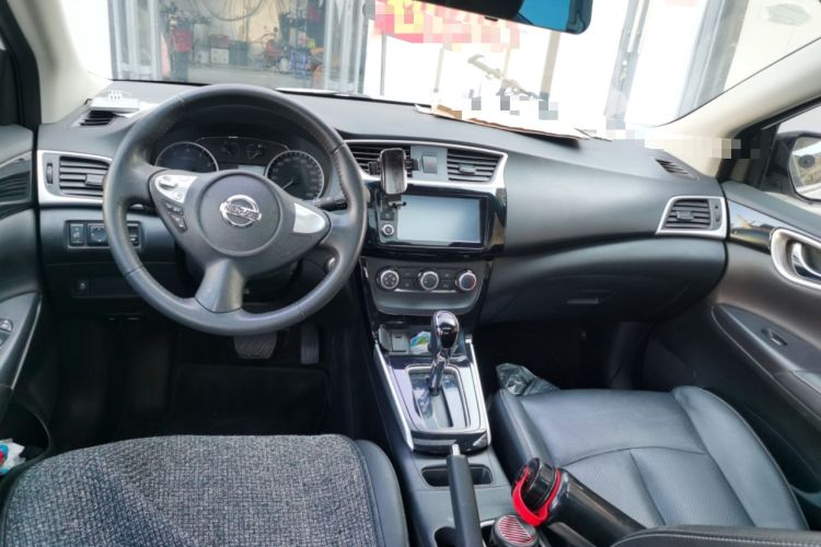 Used Nissan Sylphy 2018 1.6XV CVT Deluxe Edition Center Console