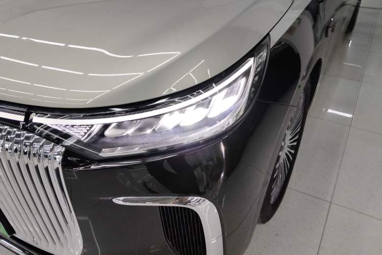 Used VOYAH Dream 2025 PHEV Four-Wheel-Drive Flagship Version – Qiankun Edition