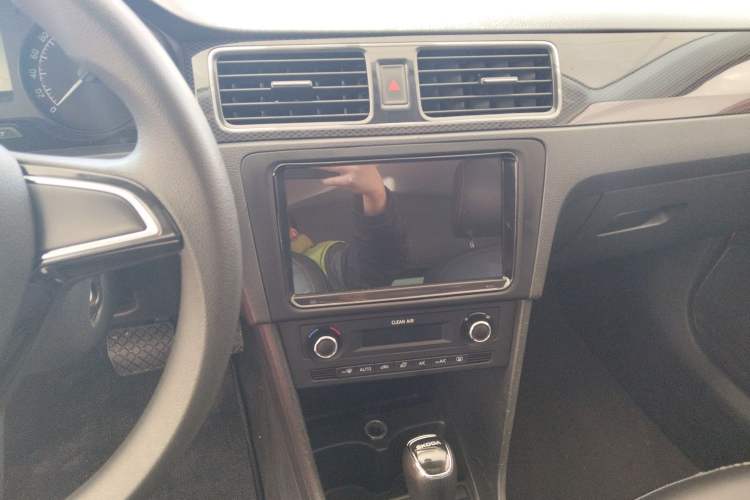 Used Skoda Rapid Spaceback 2016 Revised 1.6L Automatic Smart Drive Version