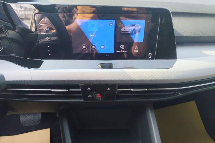 Used Volkswagen Golf 2023 Facelift 280TSI DSG Pro Audio And AC Panel