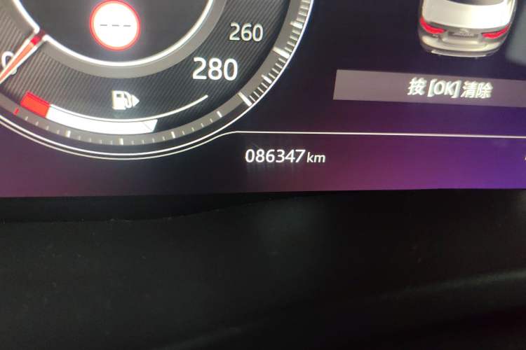 Used Jaguar XEL 2020 2.0T 200 PS R-DYNAMIC S Advanced Sport Edition Odometer Close Up