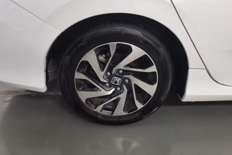 Used Honda Civic 2016 220TURBO CVT Luxury Edition Exterior 5