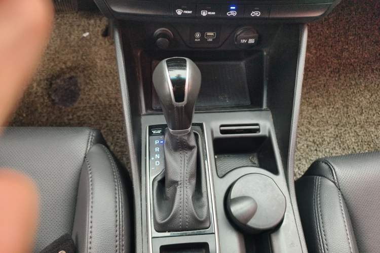 Used Hyundai Tucson 2015 1.6T Dual-Clutch Two-Wheel-Drive Smart Model Gear Lever
