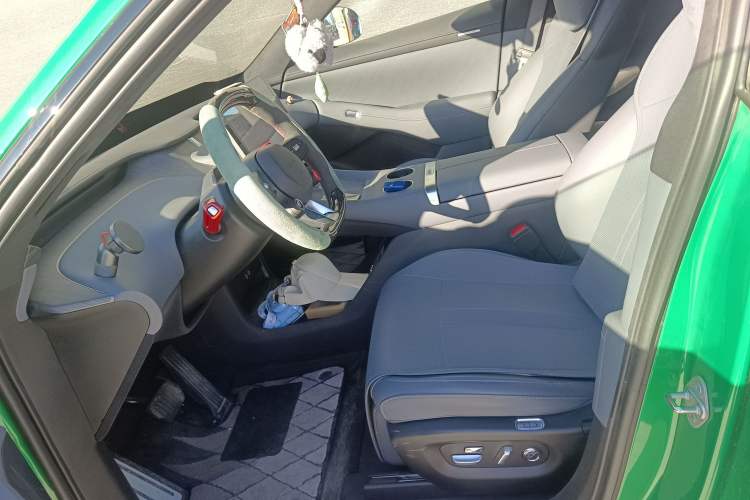 Used Xiaomi Auto YU7 2025 Ultra-Long Range High-Performance All-Wheel-Drive Max Edition