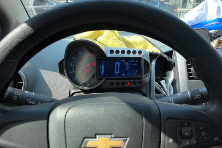 Used Chevrolet Aveo Sonic 2011 Sedan 1.6L Automatic SX
