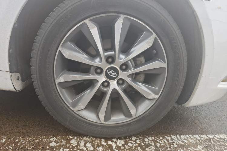 Used Hyundai Sonata 2013 2.4L Automatic Leading Edition China IV Standard
