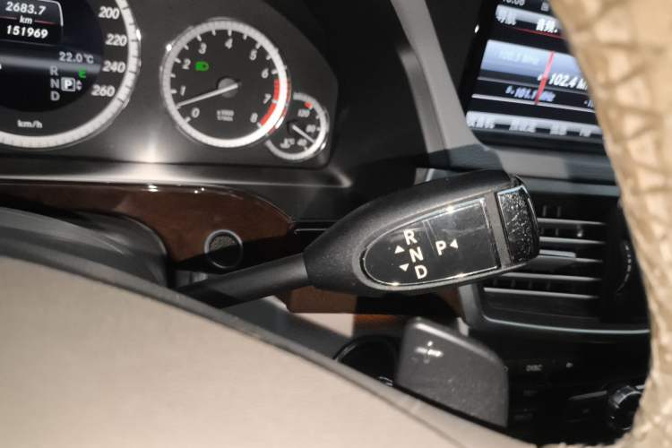 Used Mercedes-Benz E-Class 2013 E 300 L Elegant Model Gear Lever