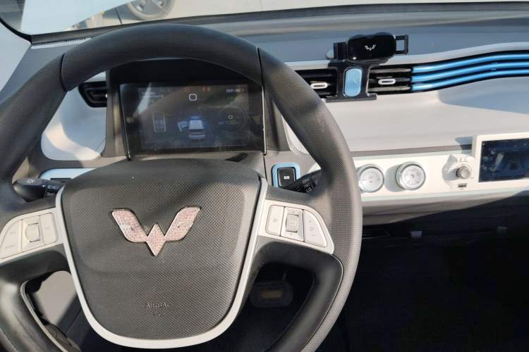 Used Wuling Hongguang MINIEV 2021 Macaron Premium Model – Lithium Iron Phosphate
