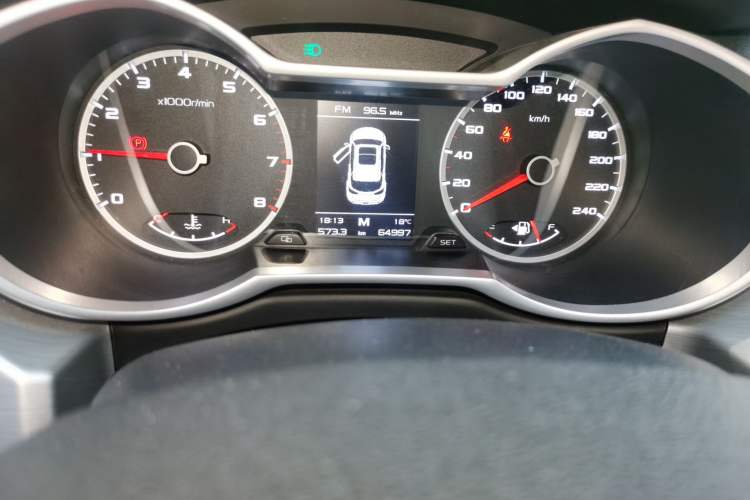 Used Geely Auto Emgrand X7 Sport 2016 2.0L Manual ZhiShang Version Odometer Close Up