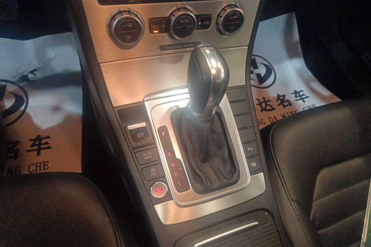 Used Volkswagen Magotan (Import) 2012 Travel Edition 2.0 TSI Luxury Version
