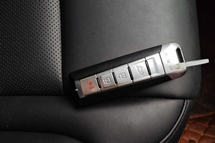 Used Wey VV7 2017 2.0T Luxury Model Vehicle Key