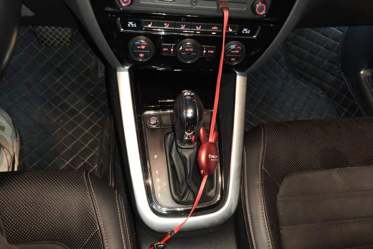 Used Volkswagen Sagitar 2017 230TSI Automatic Luxury Edition