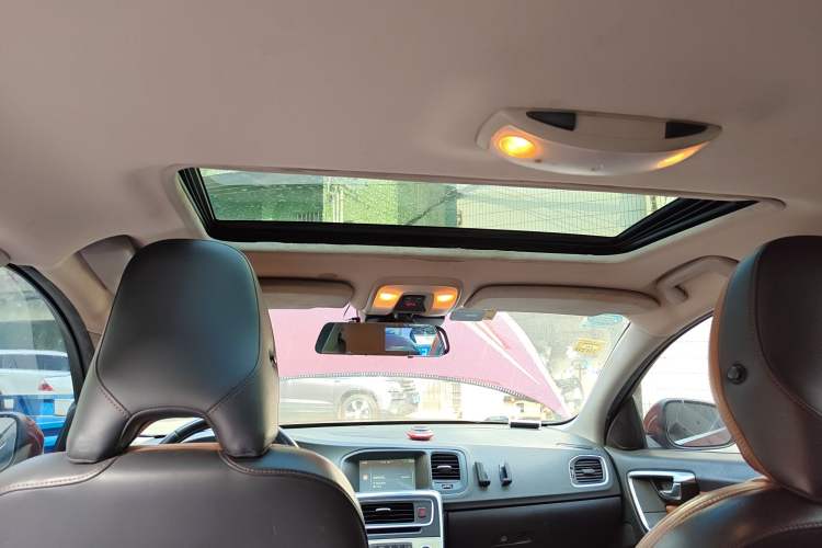 Used Volvo S60 2015 S60L 2.0T Zhiyuan Edition Headliner