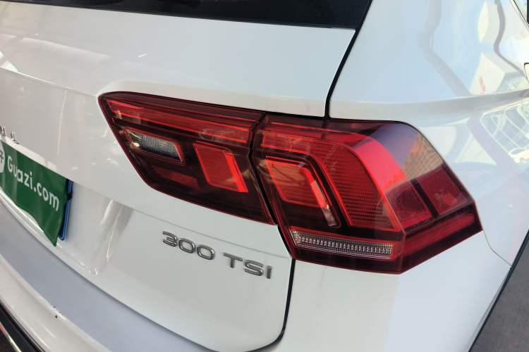 Used Volkswagen Tiguan L 2024 300TSI Automatic Two-Wheel Drive Smart Edition Right Rear Taillight