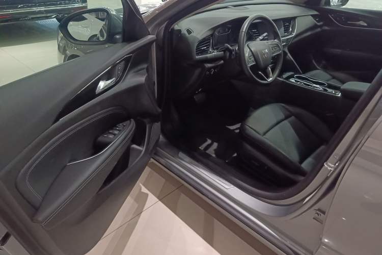 Used Buick Regal 2024 25T Deluxe Edition
