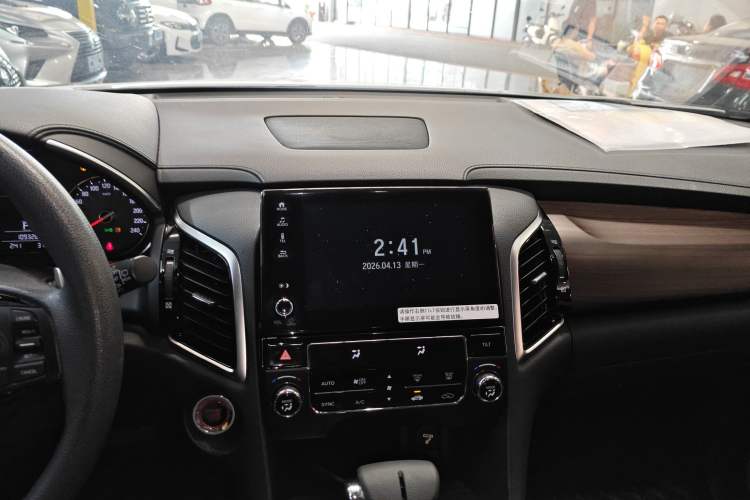 Used Honda Avancier 2017 240TURBO Two-Wheel Drive Elite Edition Audio And AC Panel